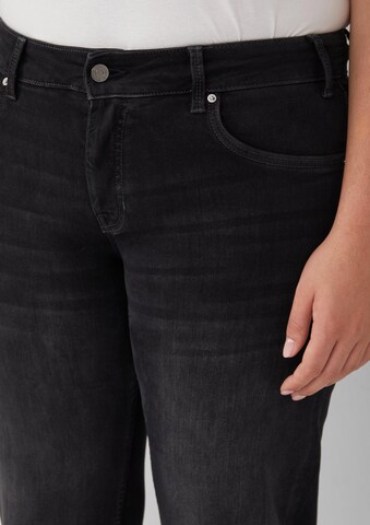 s.Oliver CURVE Regular Jeans in Black