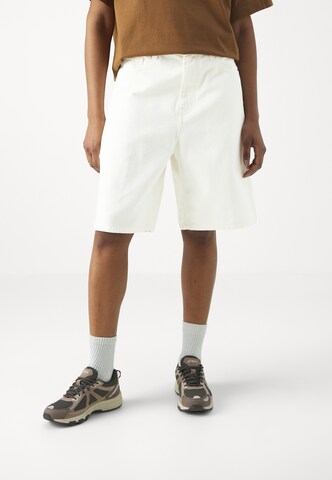 Carhartt WIPLoosefit Traperice 'Brandon' - bijela boja: prednji dio