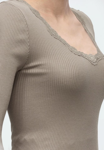 rosemunde Shirt in Bruin
