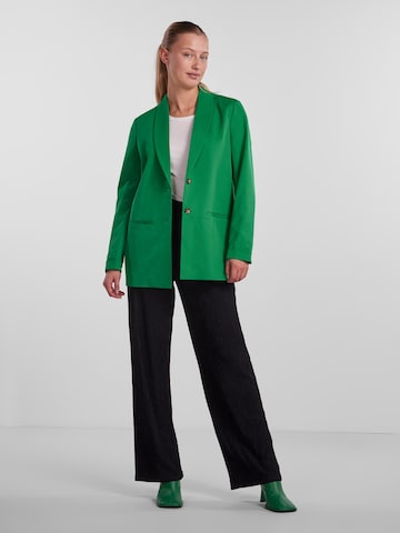 PIECES Blazers in Groen