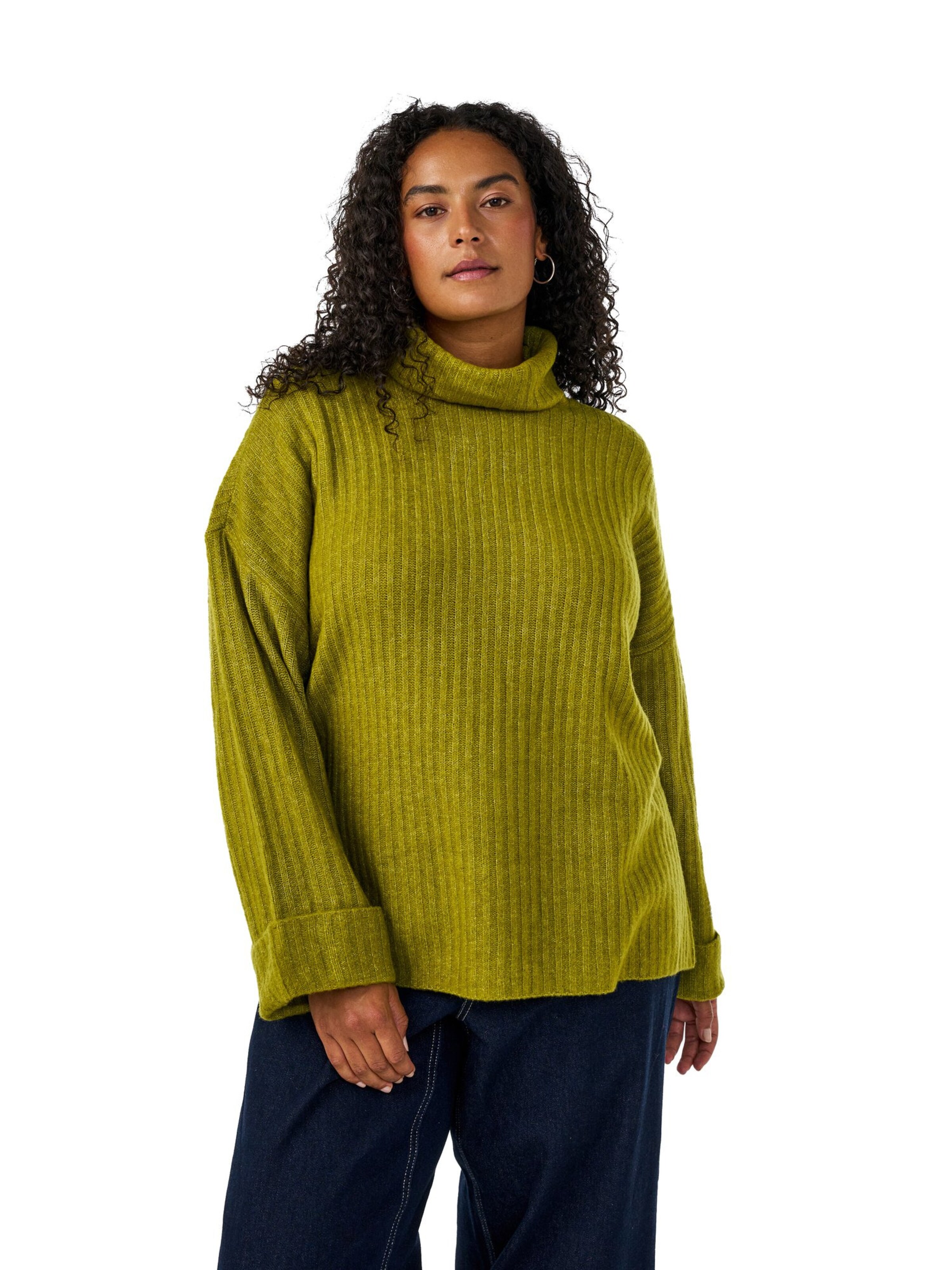 Pull-over 'MCOMFY' Zizzi en vert : devant