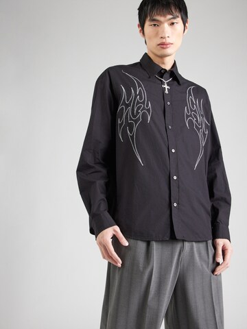 WEEKDAY Comfort Fit Hemd in Schwarz: Vorderseite