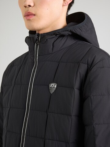 EA7 Emporio Armani Tussenjas in Zwart