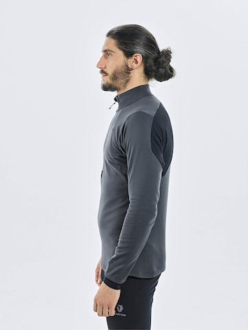 BLACKYAK Sweatshirt 'Chumbu' in Grau