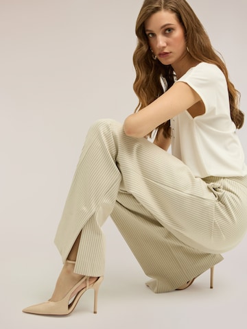 MOTIVI - Pierna ancha Pantalón en blanco