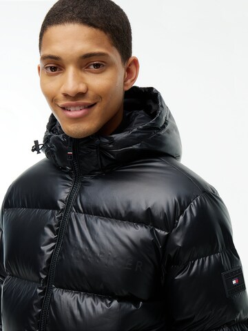 TOMMY HILFIGER Jacke in Schwarz