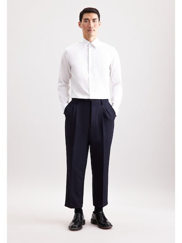 Coupe slim Chemise business 'SMART ESSENTIALS' SEIDENSTICKER en blanc