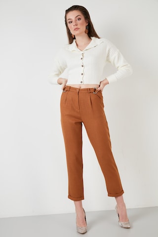 Regular Pantalon à pince LELA en marron : devant