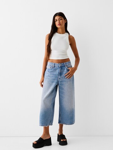 Bershka Loosefit Jeans in Blau