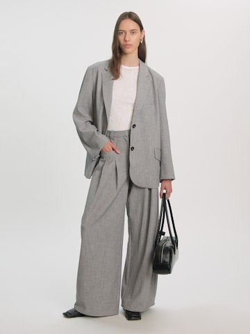 EDITED - Pierna ancha Pantalón 'Marou' en gris