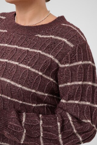 KAFFE CURVE Sweater in Brown