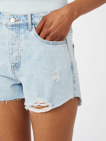 ABOUT YOU Regular Shorts 'Nadia' in Blau