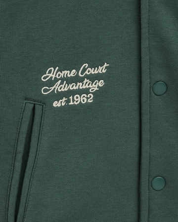 zaļš WE Fashion Starpsezonu jaka