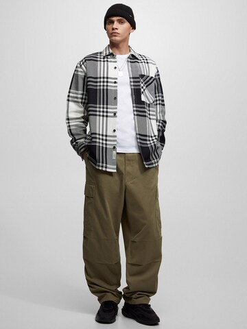 Pull&Bear Loosefit Hose in Grün