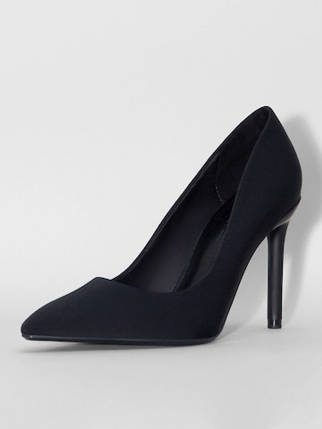 Bershka Pumps in Zwart: voorkant