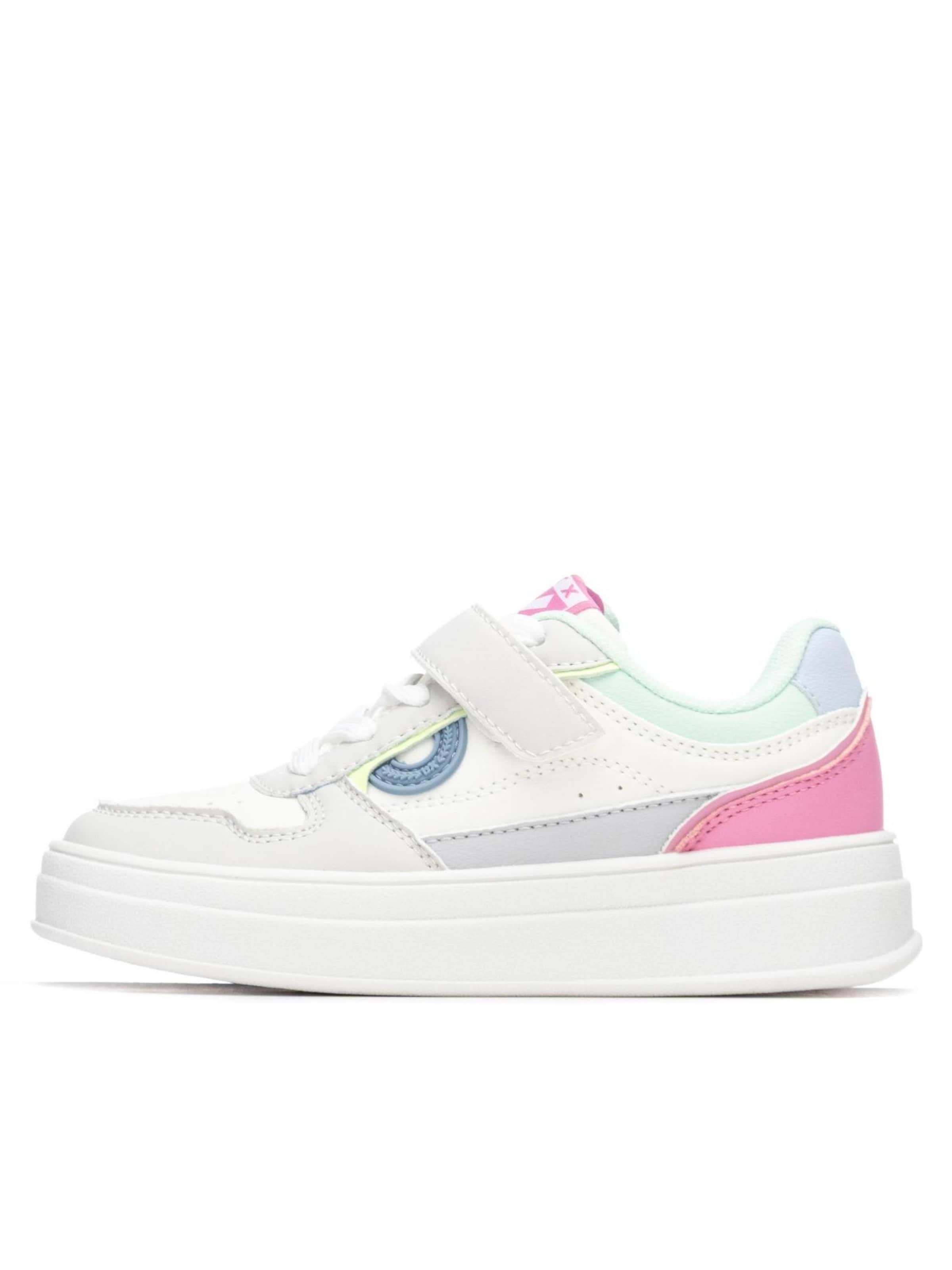 Xti Sneakers in Grey: front