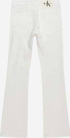 évasé Jean Calvin Klein Jeans en blanc