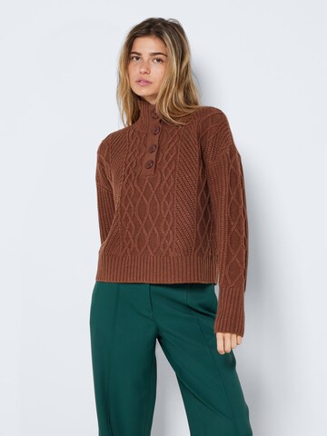 Pull-over Noisy may en marron : devant