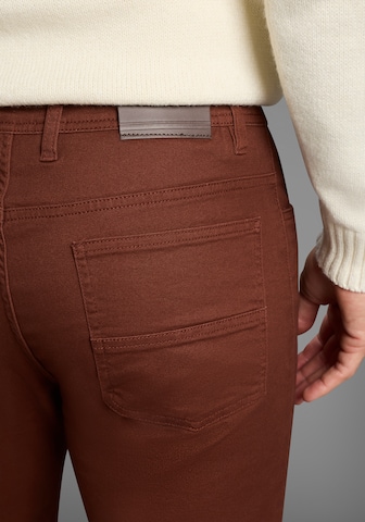 Man's World Regular Jeans in Braun