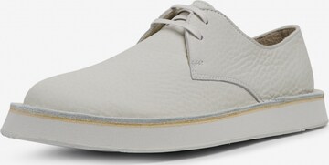 Scarpa stringata 'Brothers Polze' di CAMPER in bianco: frontale