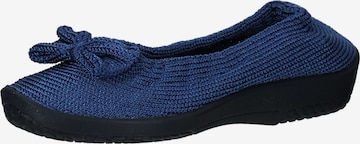 Chaussure basse Arcopedico en bleu : devant