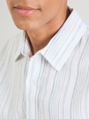 Abercrombie & Fitch Rovný strih Košeľa 'MAY4' - Biela