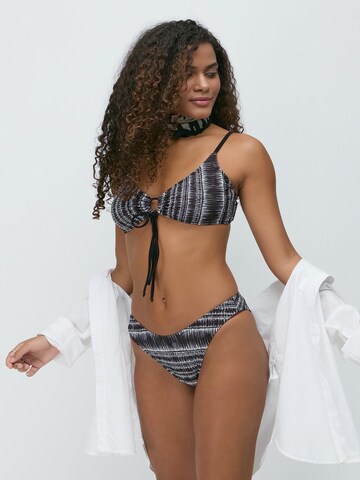 C&City Triangel Bikini in Zwart