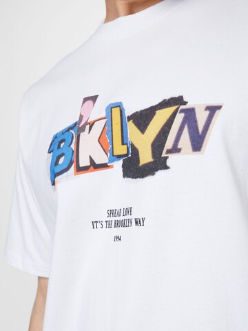 MT Upscale Bluser & t-shirts 'Brklyn' i hvid