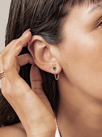 Hey Happiness Oorbellen 'Emerald Chain Loop Stud' in Goud