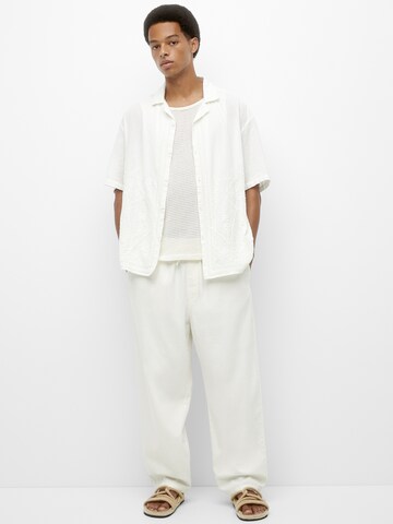 Coupe regular Chemise Pull&Bear en blanc