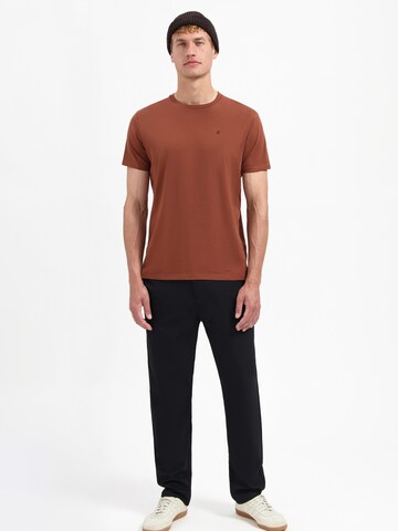 No Excess T-Shirt in Braun