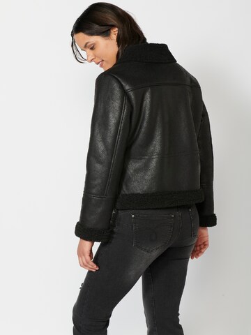 KOROSHI - Chaqueta de entretiempo en negro