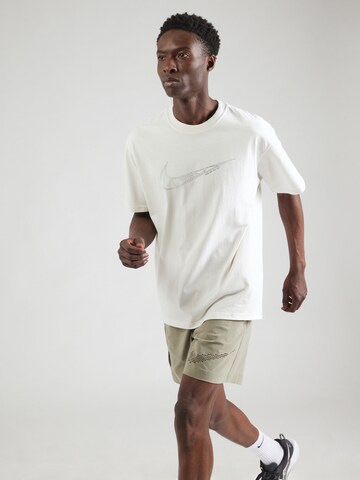 Nike Sportswear Shirt in White: front