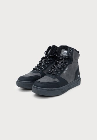 Bottines à lacets 'Rhonda' MUSTANG en noir