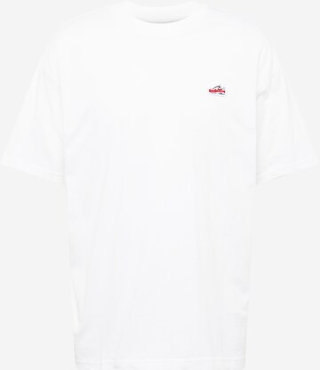 Nike Sportswear Shirt in White: front