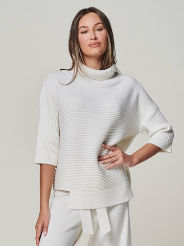 YOU LOOK PERFECT Trui 'BAILEY' in Wit: voorkant