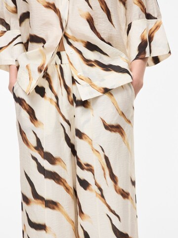 ROUGE EDIT - Pierna ancha Pantalón en gris