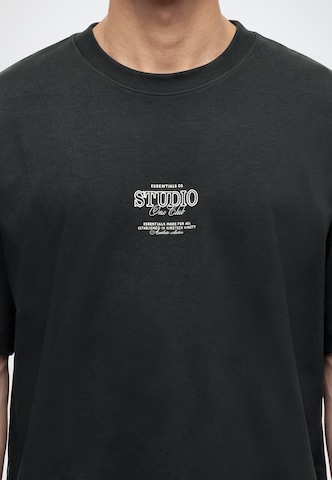 T-Shirt 'STUDIOS' BALMOHK en noir : devant