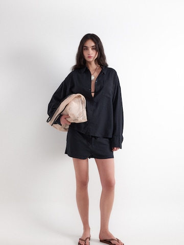 BALMOHK Bluse i sort