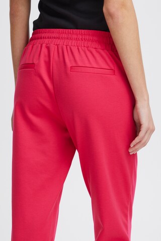 Coupe slim Pantalon 'KATE' ICHI en rose