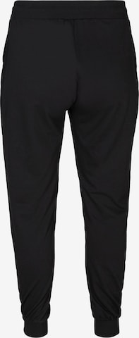 Tapered Pantaloni sport de la Active by Zizzi pe negru: față