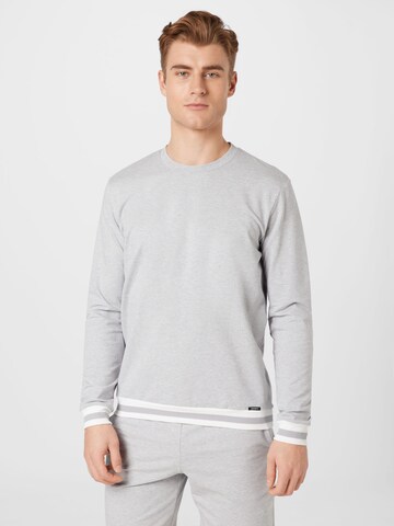 Felpa di Skiny in grigio: frontale