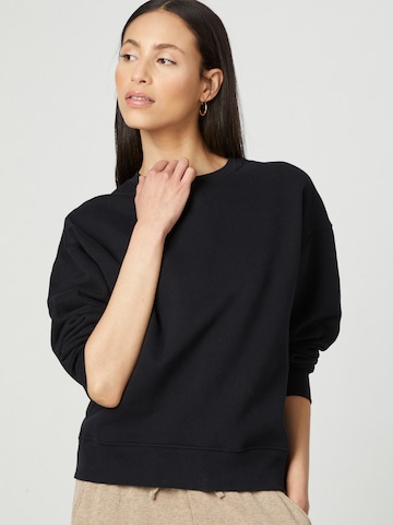 Liz Kaeber Sweatshirt in Black: front