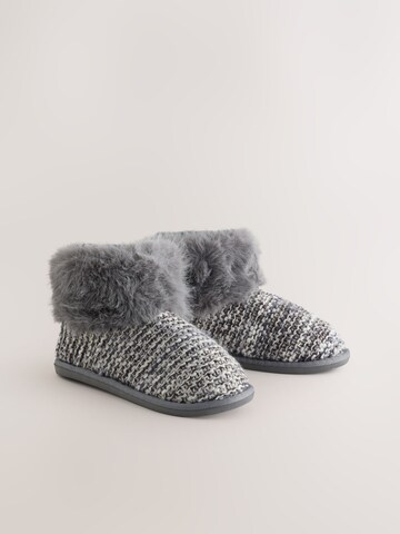 Next Домашни пантофи в сиво