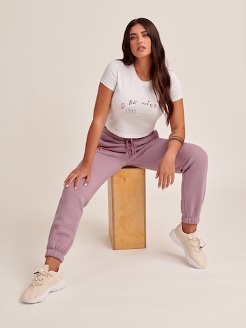 T-shirt 'Allie' ABOUT YOU x Antonia en blanc