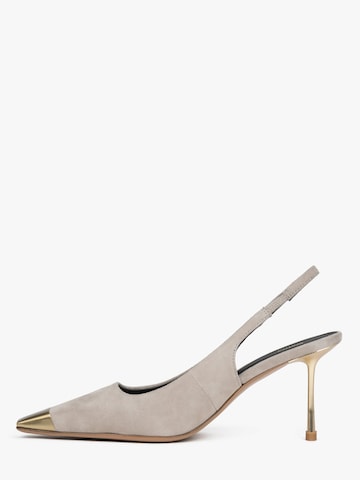 Estro Slingback pumps '7762' i beige: framsida