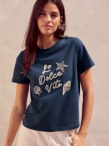 Next T-Shirt in Blau: Vorderseite