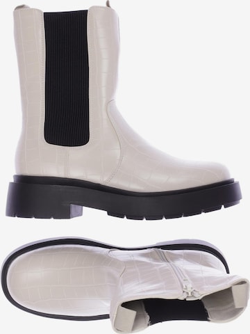 NEW LOOK Dress Boots in 39 in White: front