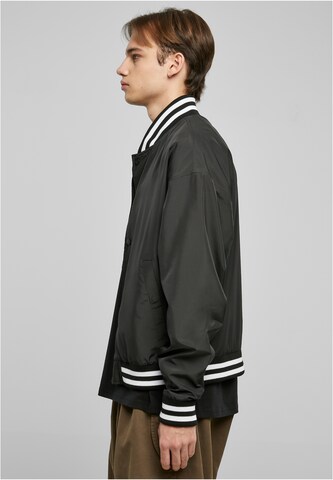 Urban Classics Демисезонная куртка в Черный