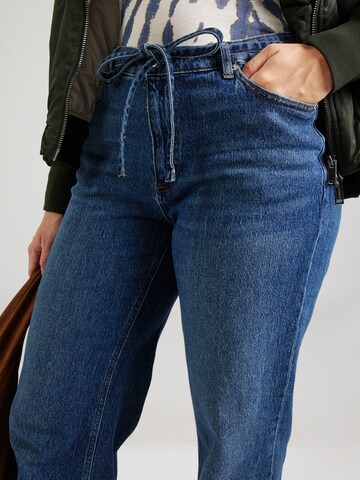Vero Moda Curve - Pierna ancha Vaquero 'VMCTESSA' en azul